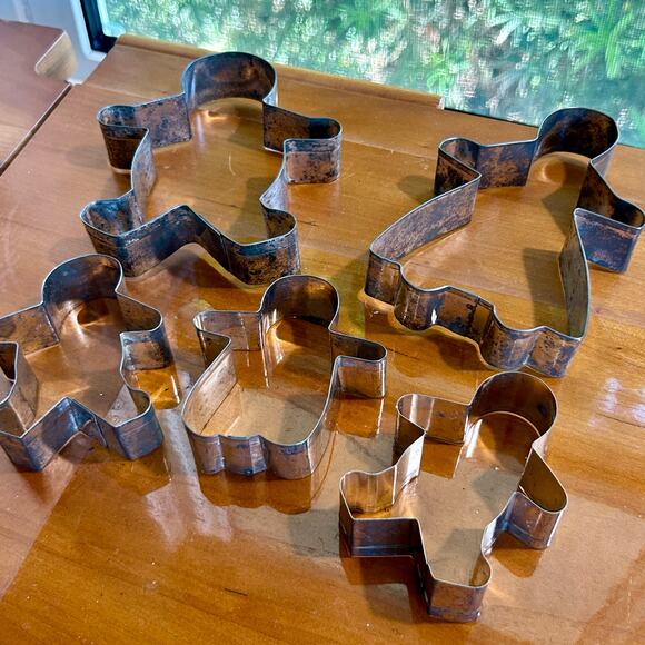 Vintage Gingerbread Family Cookie Cutters Set of 5 – Tin Man & Woman Cutters - Picture 9 of 16